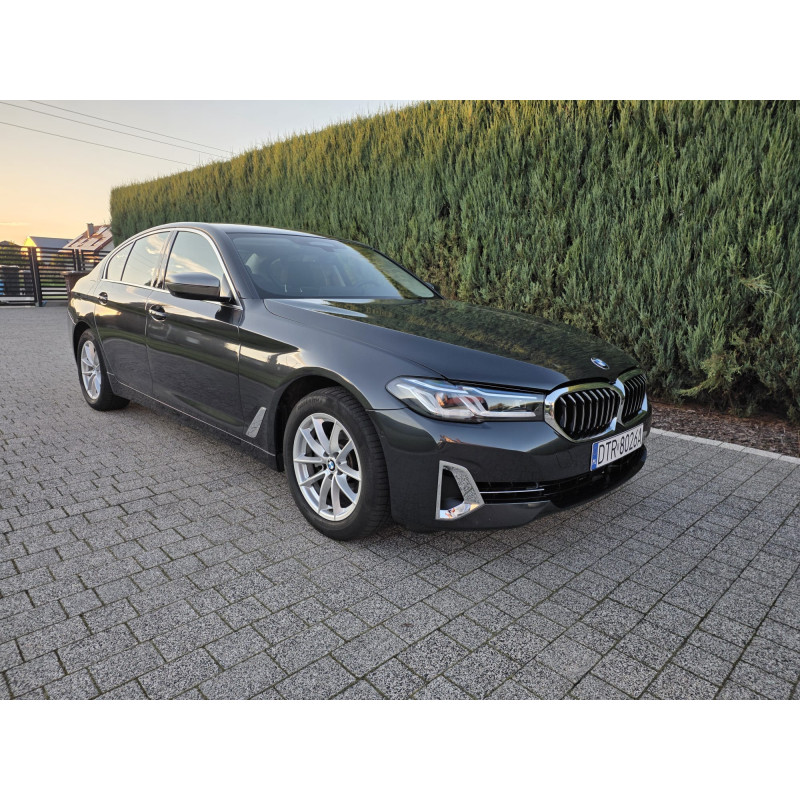 BMW Seria 5 520d Luxury...