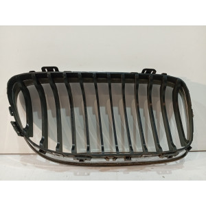 BMW 3 E90 - Grill / Nerka / Atrapa cłodnic R - 18526