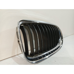 BMW 3 E90 - Grill / Nerka / Atrapa cłodnic R - 18526