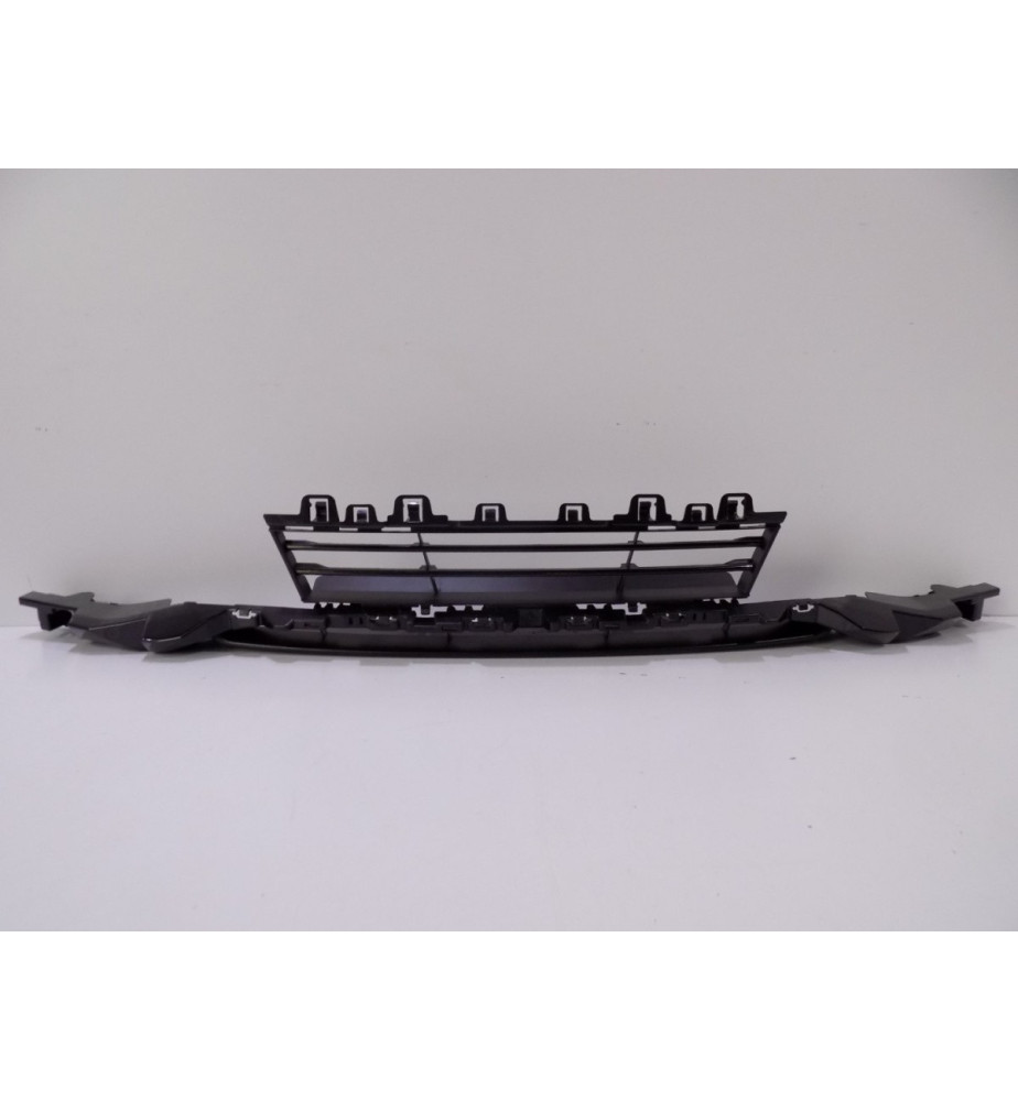 BMW 3 F30/31 LCI - Kratka zderzaka środkowa - 4245