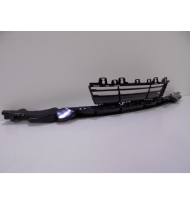 BMW 3 F30/31 LCI - Kratka zderzaka środkowa - 4245