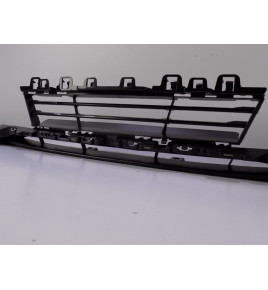 BMW 3 F30/31 LCI - Kratka zderzaka środkowa - 4245