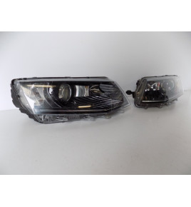 Skoda Ocyavia 3 Lampa przednia ksenonowa - R 6420