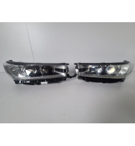 Toyota Highlander 2018 Lampa przednia L - 4413