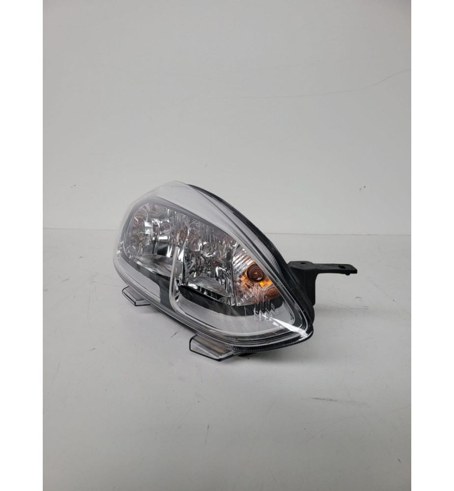 Ford Fiesta MK8 Lampa prawa...