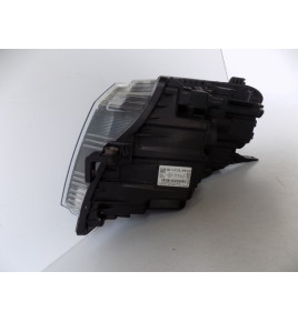VW Crafter 2 7C1 - Lampa przednia Prawa - 10454