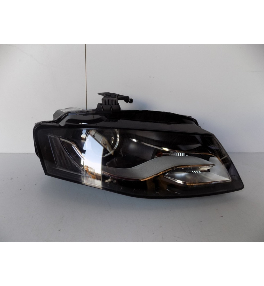 Audi A4 B8 - Lampa przednia...