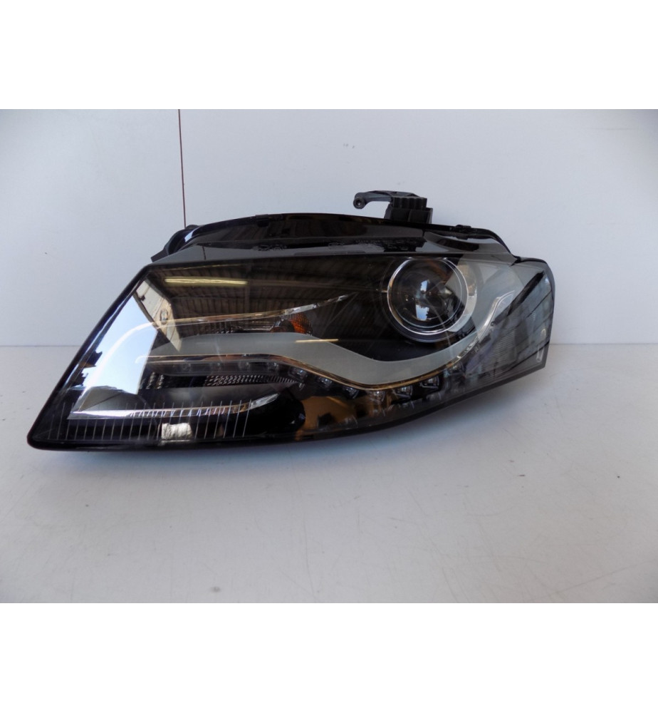 Audi A4 B8 - Lampa przednia...