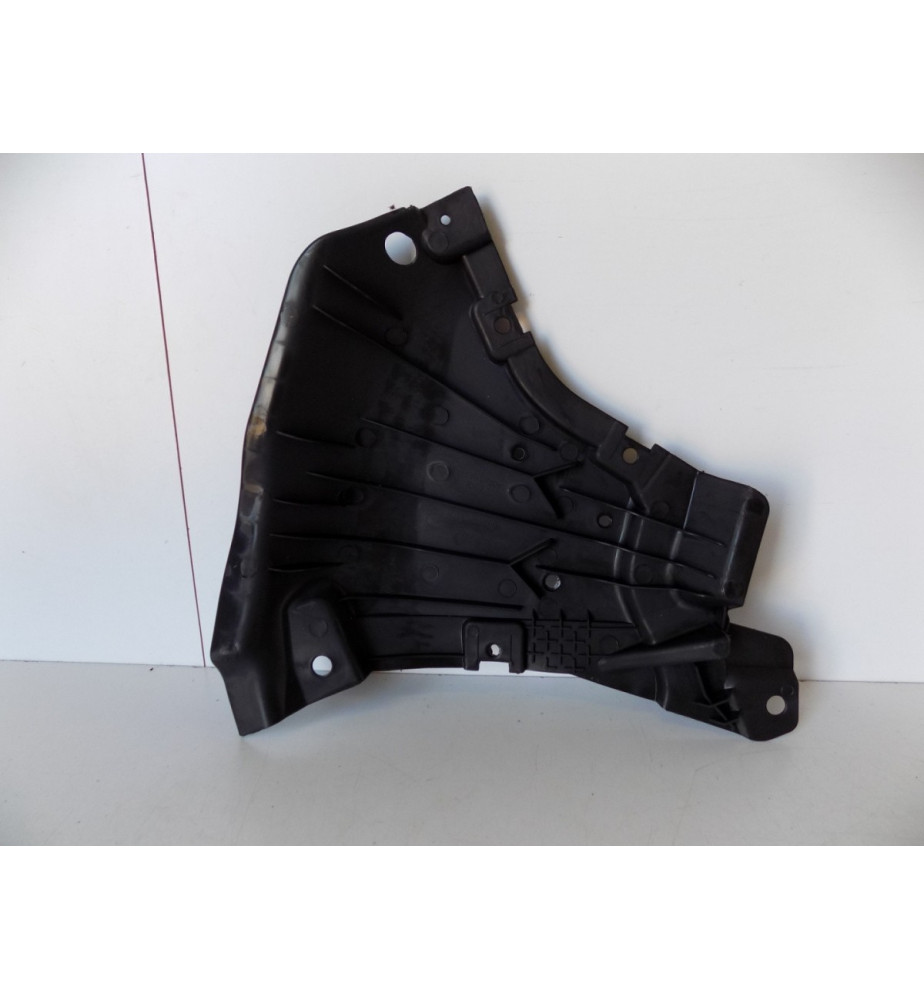 Mercedes W213 Osłona dolna Prawa Trójkąt - 11242