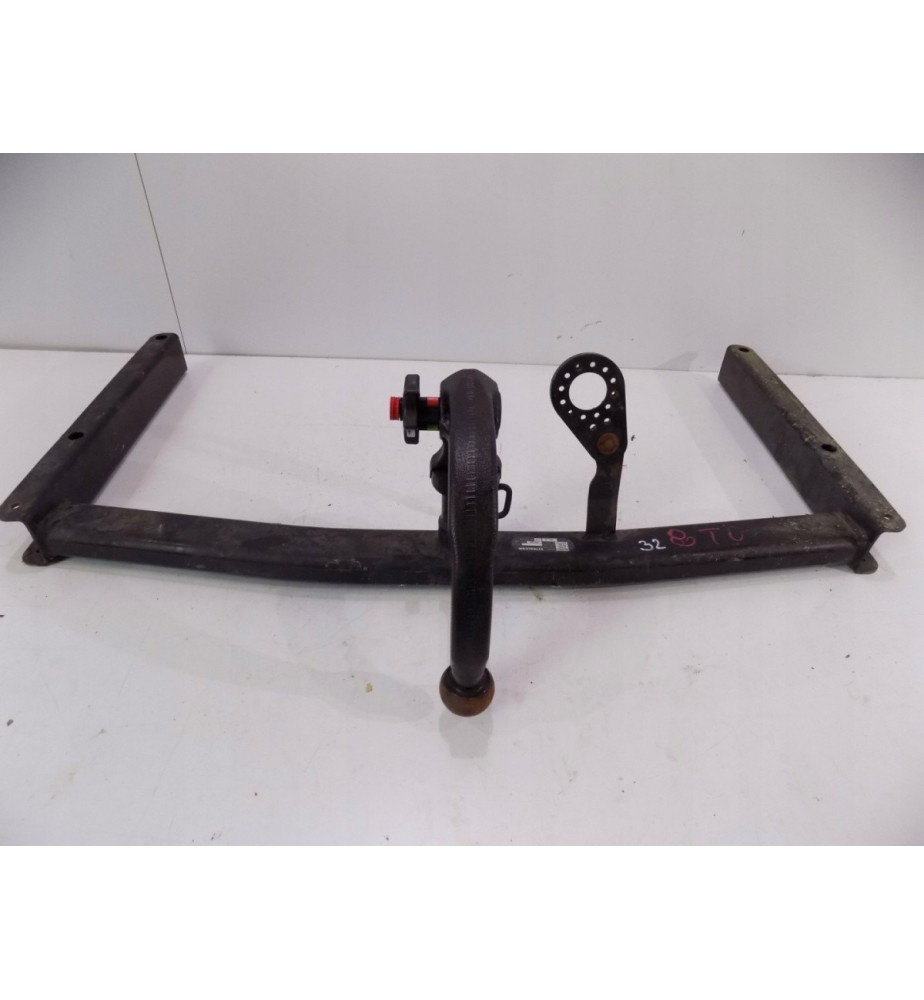 AUDI A5 8T0 Hak Holowniczy