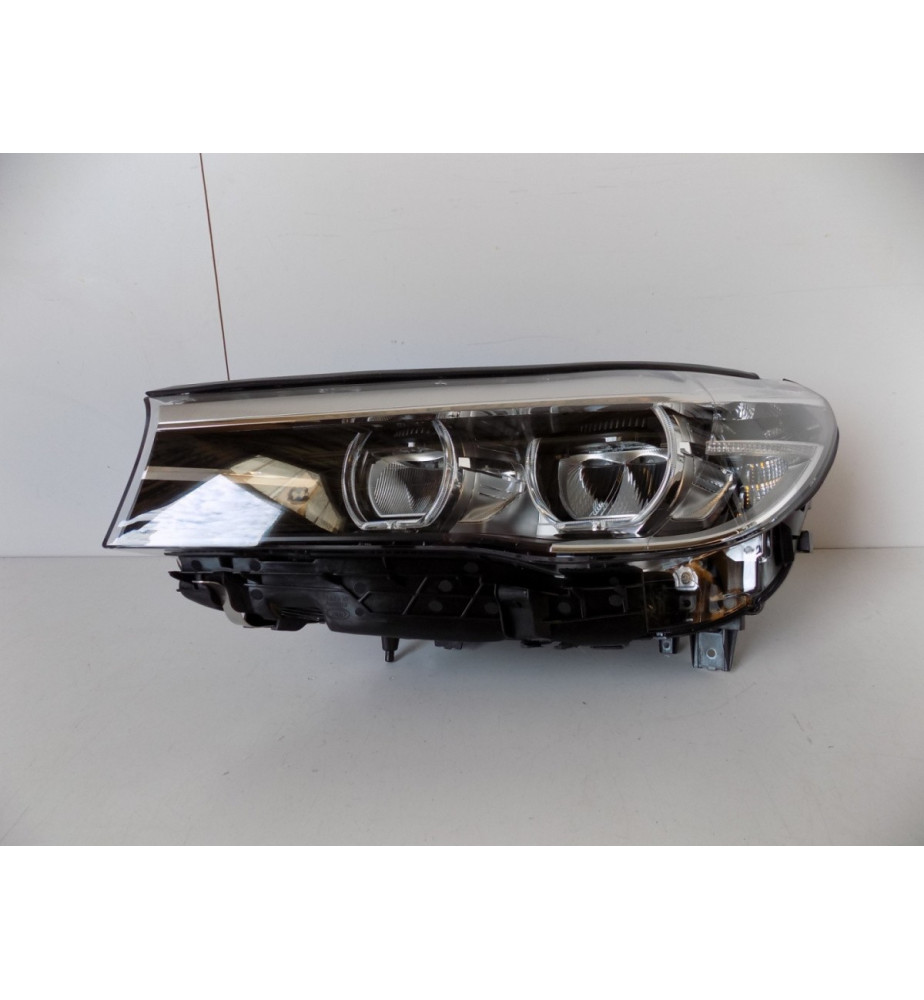 BMW 5 G30/31 Lampa przednia...