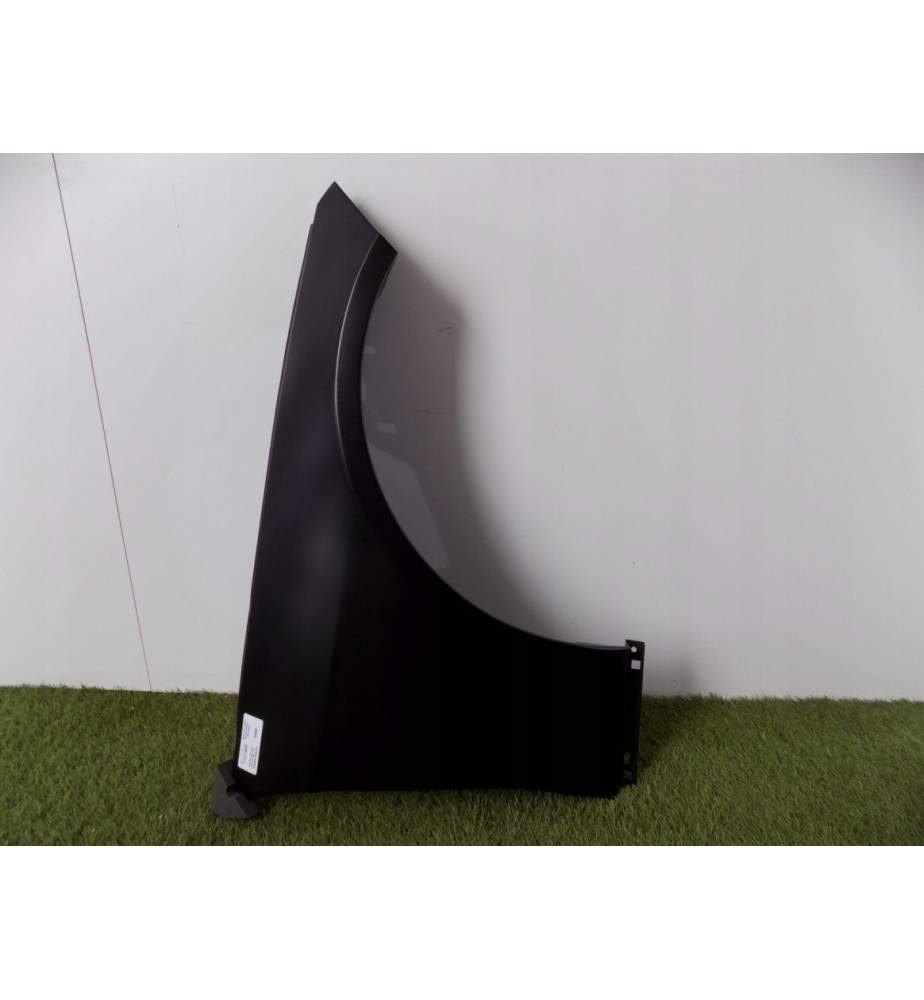 Mercedes E Klasa W212 Błotnik Prawy - 3060