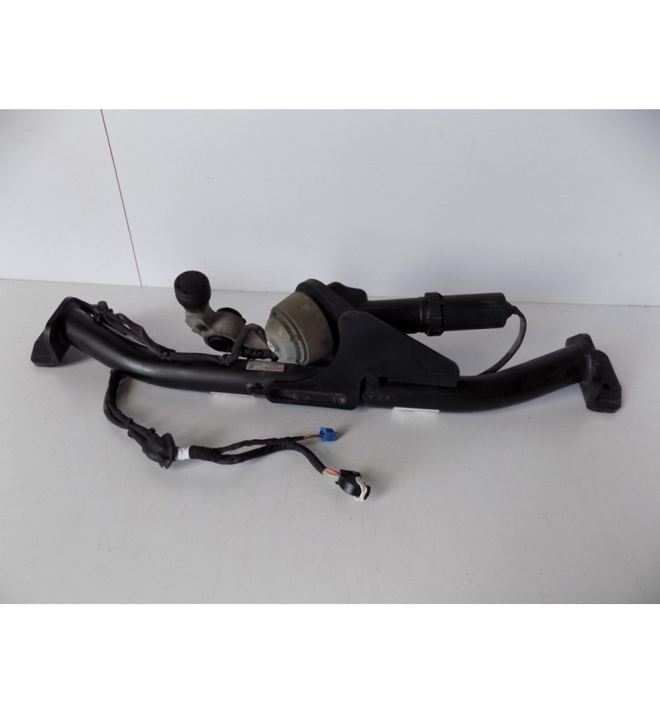 Mercedes W213 - Hak...