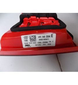 Audi A6 C6 LCI Lampa LED Tylna w Klapę R - 11854