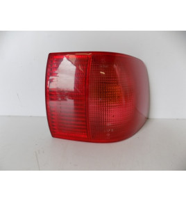 Audi 80 B4 Sedan - Lampa Tylna Prawa - 11873