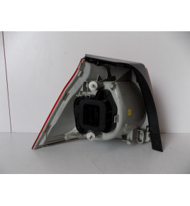 Volkswagen Golf 5 - Lampa Tylna Prawa - 11884