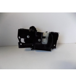 BMW X1 F48 Zamek maski Pokrywy silnika Prawy 12010