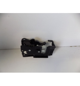 BMW X1 F48 Zamek maski Pokrywy silnika Prawy 12010