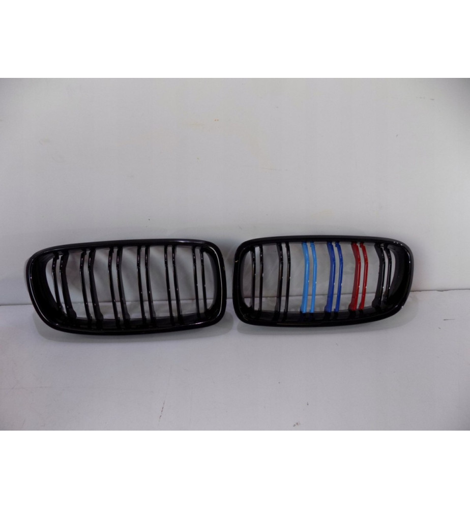 BMW 3 F30 F31 Grill / Nerka...
