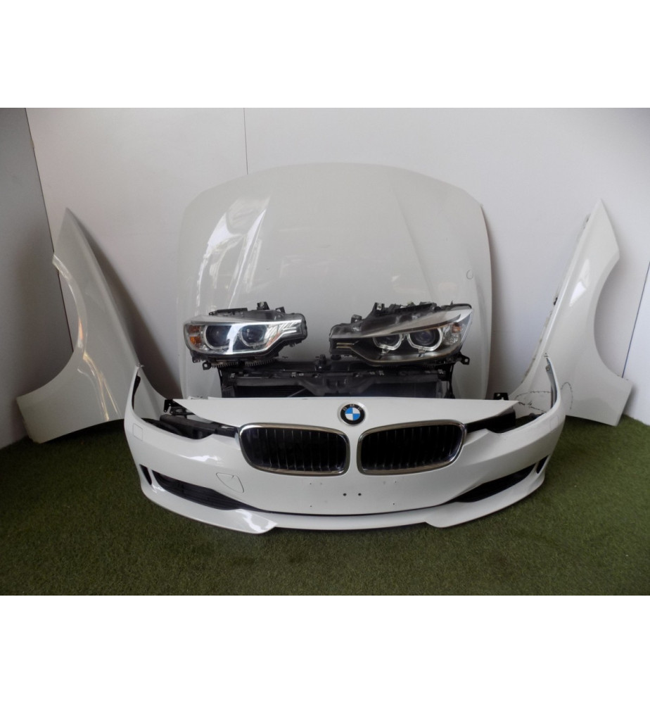 BMW 3 F30 Maska Lampy Pas...