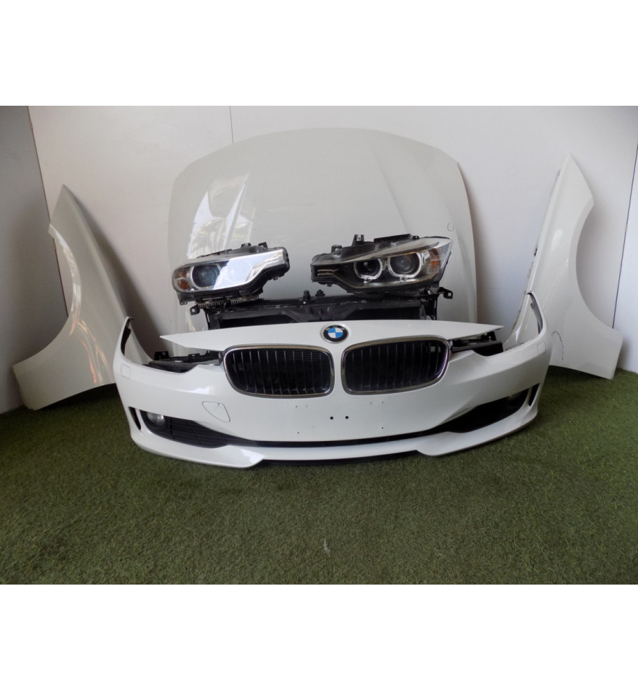 BMW 3 F30 Maska Lampy Pas...