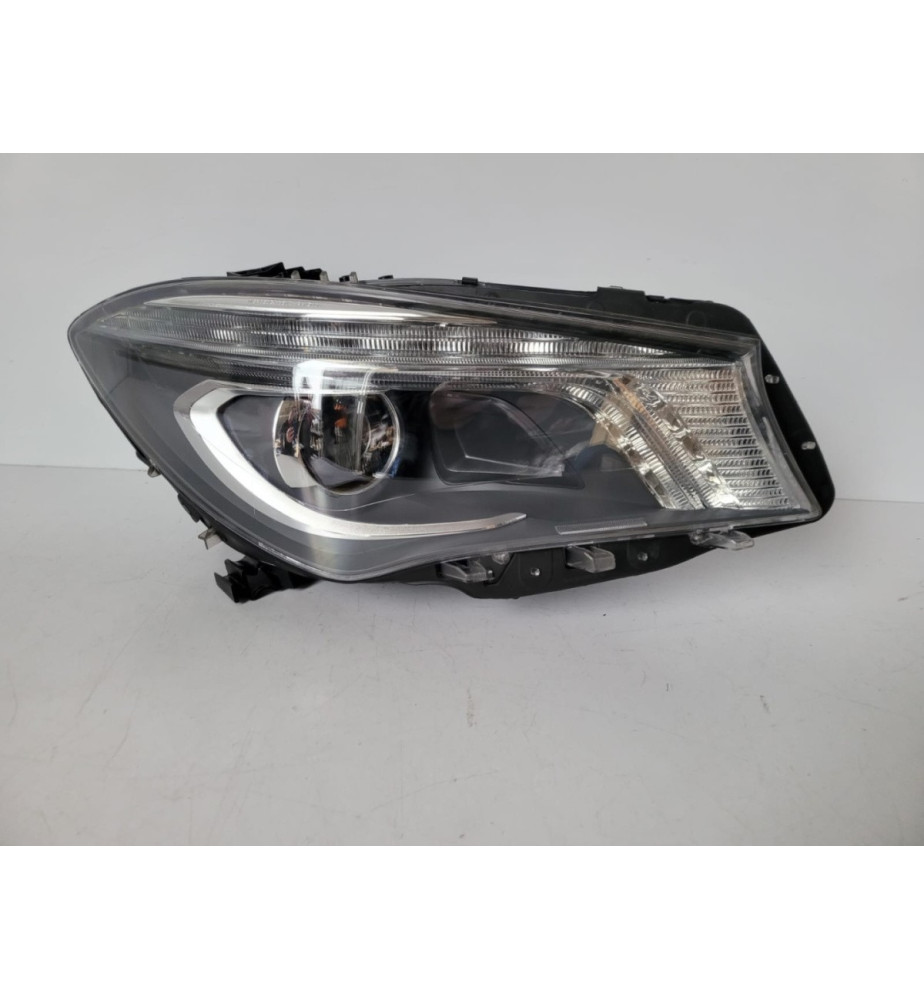 Mercedes CLA W117 Lampa przednnia Xenon R - 12642