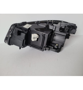 Mercedes CLA W117 Lampa przednnia Xenon R - 12642