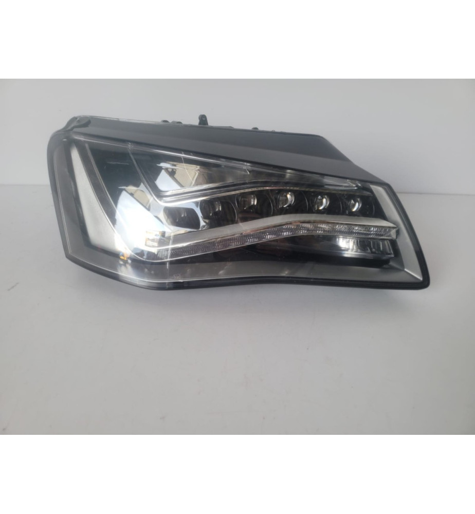Audi A8 4H Lampa przednia...