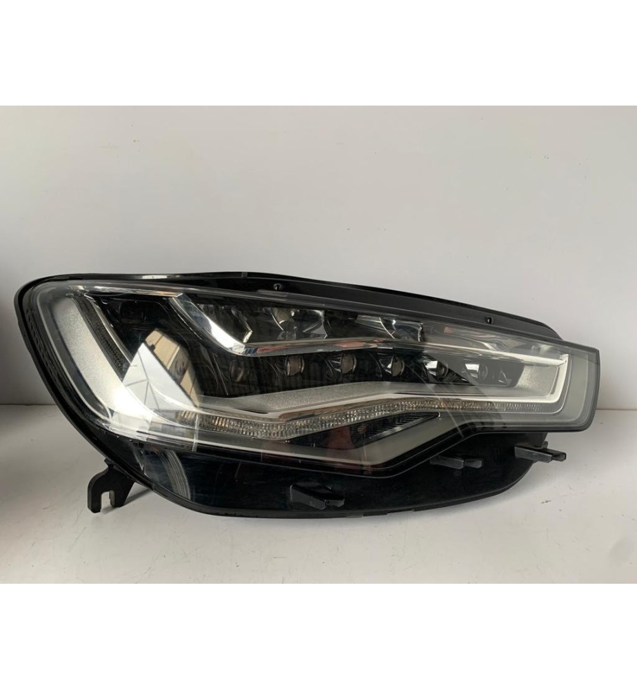 Audi A6 4G Lampa przednia...