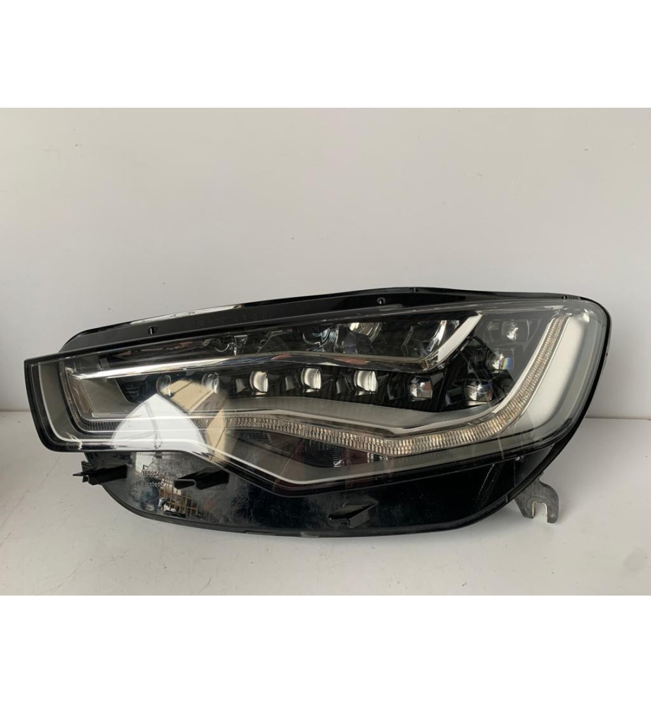 Audi A6 4G Lampa przednia...