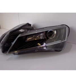 Skoda Superb 3V1 Komplet Lamp Przednich L/R - 0151