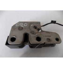 VW Polo - Zamek Maski - 2190