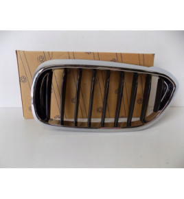BMW 5 G30/G31 Nerka / Grill zderzaka lewa - 3829