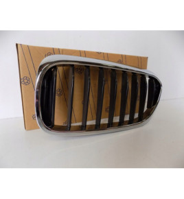 BMW 5 G30/G31 Nerka / Grill zderzaka lewa - 3829