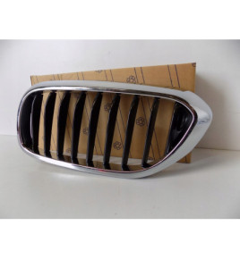 BMW 5 G30/G31 Nerka / Grill zderzaka lewa - 3829