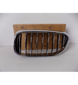 BMW G30/G31 Nerka / Grill zderzaka L - 3832