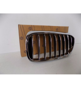 BMW G30/G31 Nerka / Grill zderzaka L - 3832