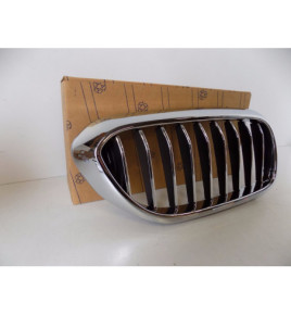 BMW 5 G30/G31 Nerka / Grill Zderzaka R - 3833