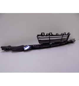 BMW 3 F30/31 LCI - Kratka zderzaka środkowa - 4245