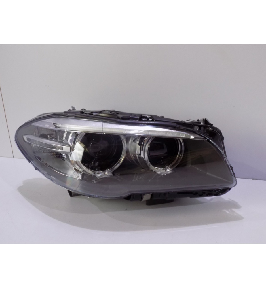 BMW 5 F10 LCI Lampa Bi-xenon nieskrętna R - 5884