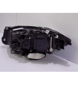 BMW 5 F10 LCI Lampa Bi-xenon nieskrętna R - 5884